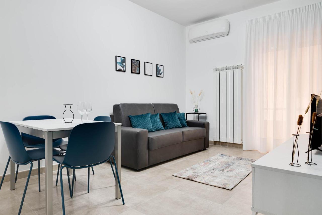 Storia & Mare - Free Parking - Castello Carlo V Apartment Crotone Exterior photo
